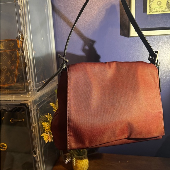 COACH Nylon Shoulder Bag in Maroon- EUC- adjustable strap - Picture 2 of 7